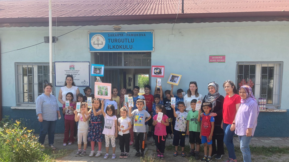Dünya Süt Günü Etkinlikleri kapsamında Pamukova Toplum Sağlığı Merkezi Okulumuzu Ziyaret Ederek Öğrencilerimize Kahvaltı , Süt ve Kefir İkramında Bulundular.